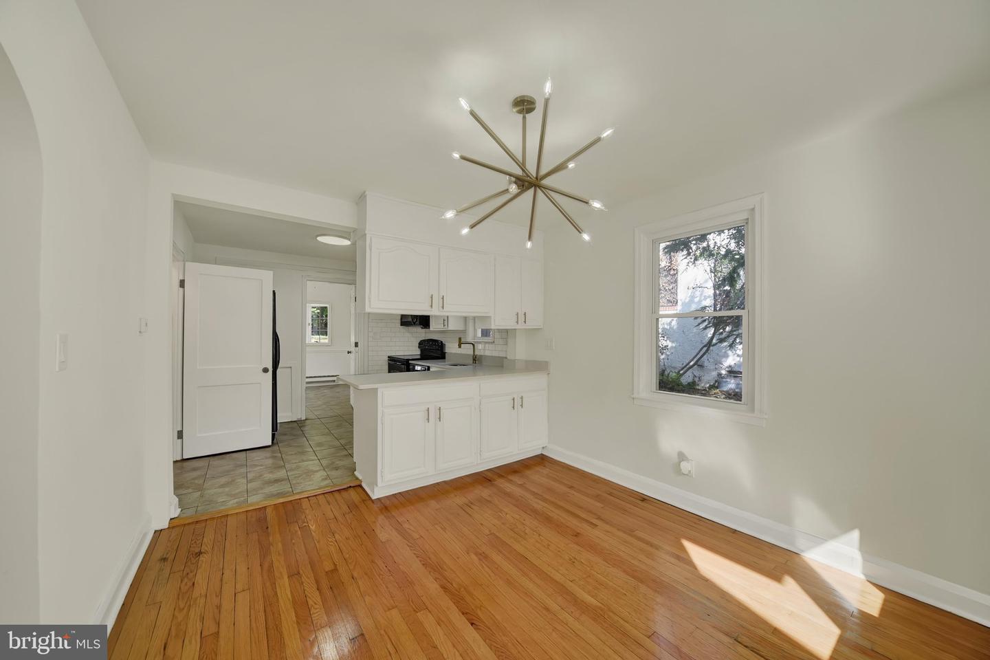 702 Devonshire Rd Property Photo 12