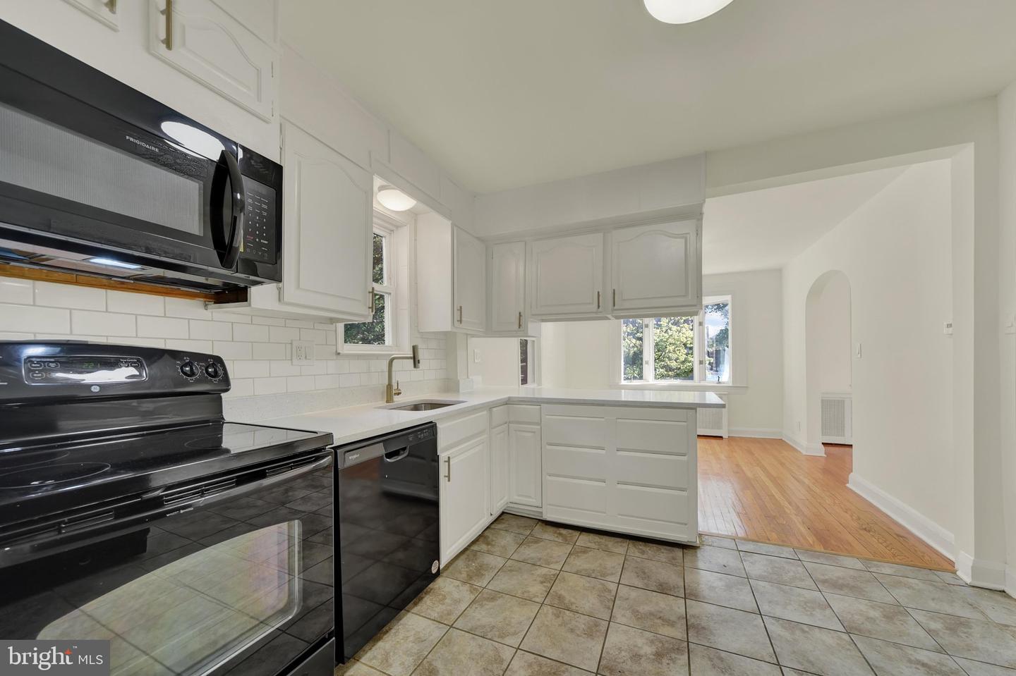 702 Devonshire Rd Property Photo 14