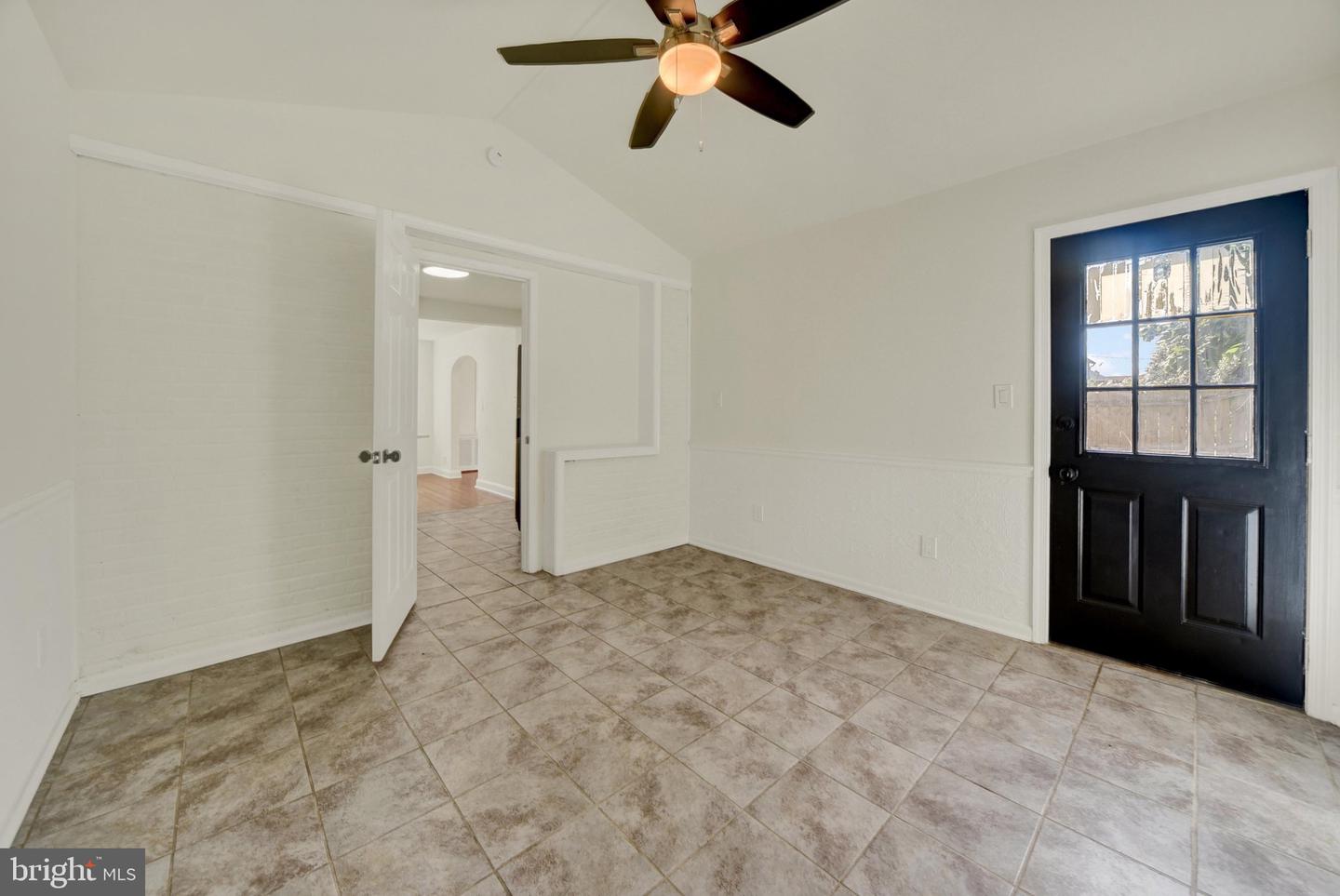702 Devonshire Rd Property Photo 18
