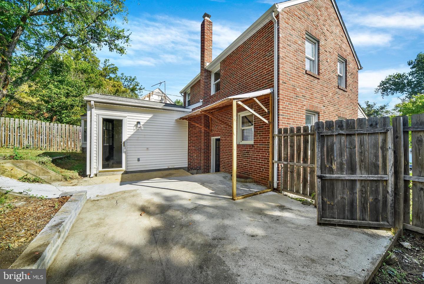 702 Devonshire Rd Property Photo 30