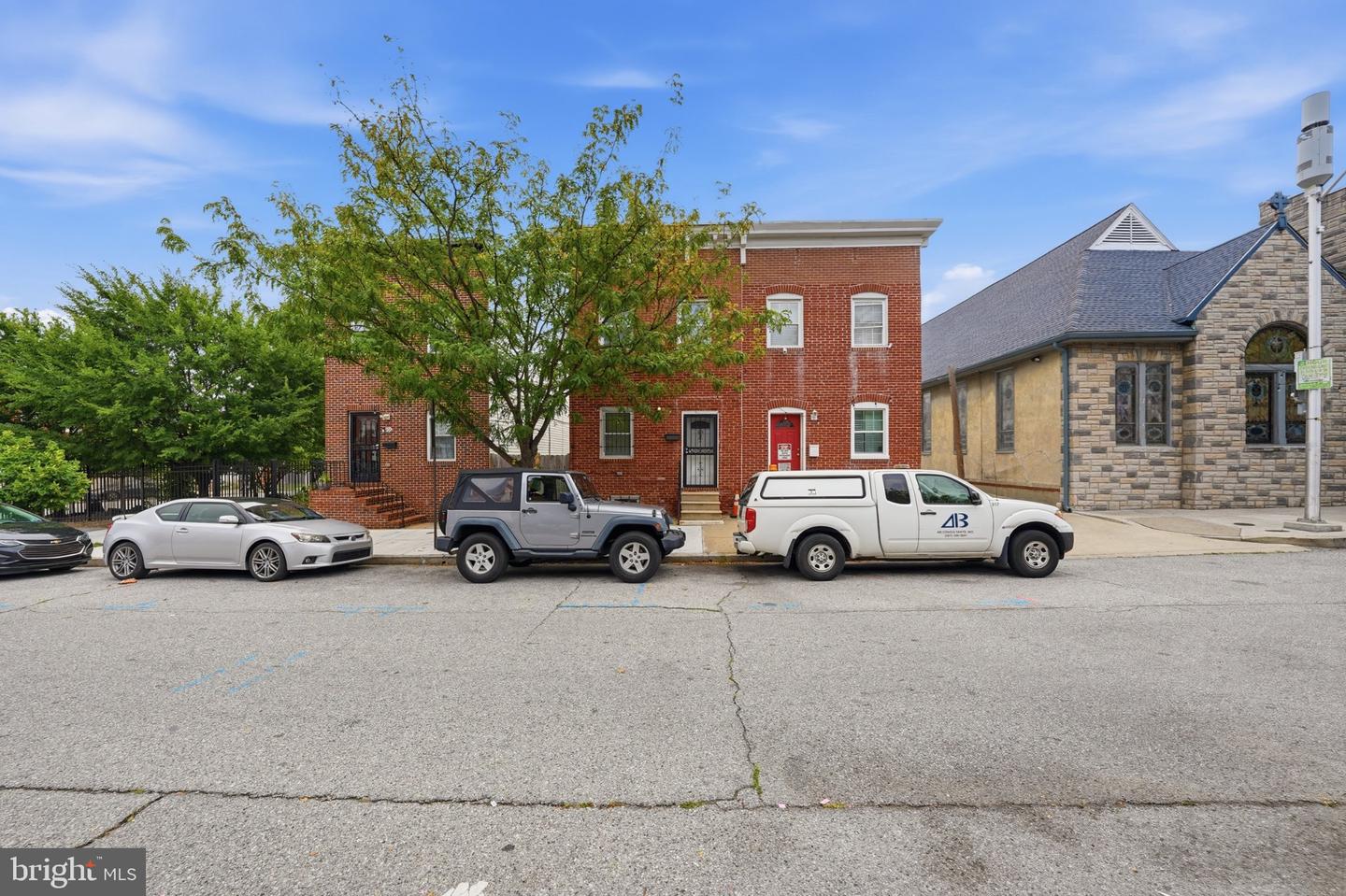 231 N CHESTER ST Property Photo 1