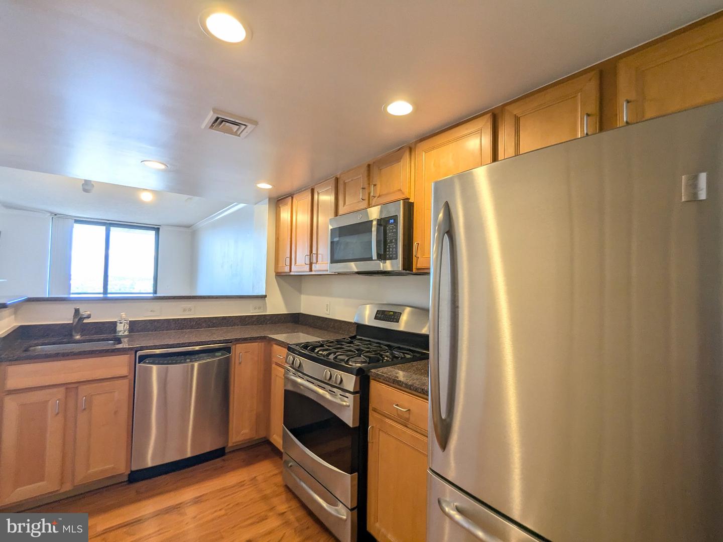 414 Water St #2306 Property Photo 6