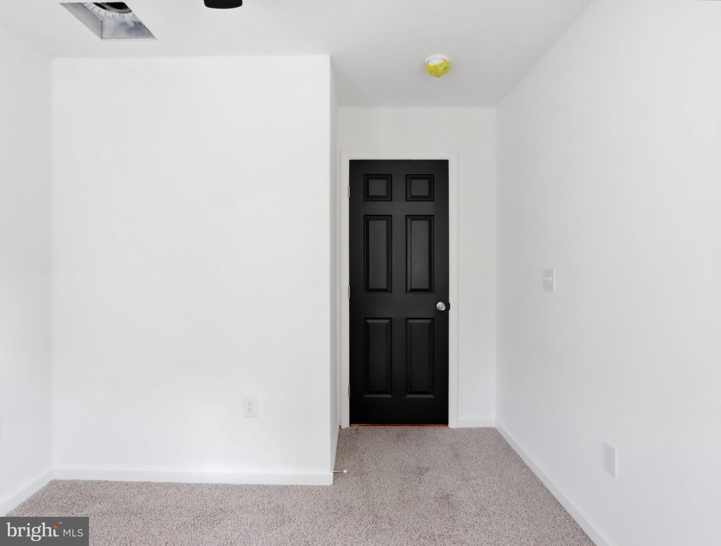 1627 Spence St Property Photo 17