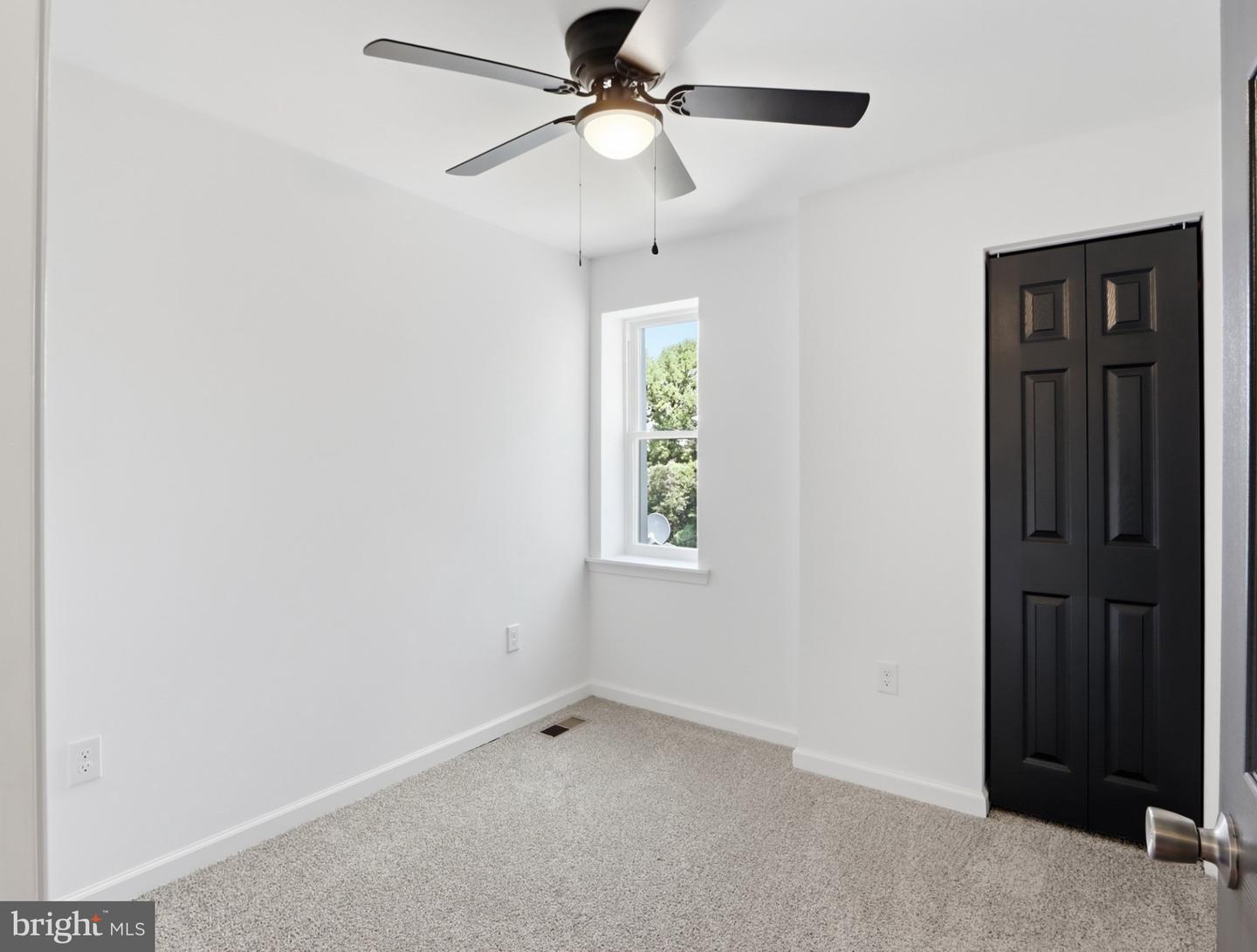 1627 Spence St Property Photo 19