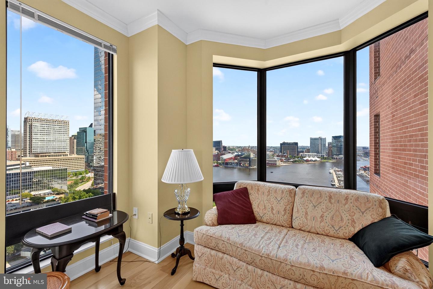 10 E Lee St #1709 Property Photo 7