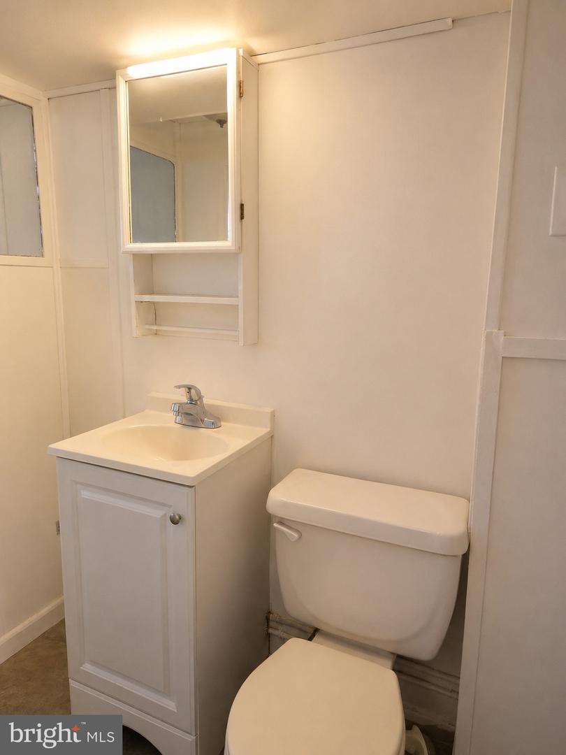 814 E Cold Spring Ln Property Photo 13