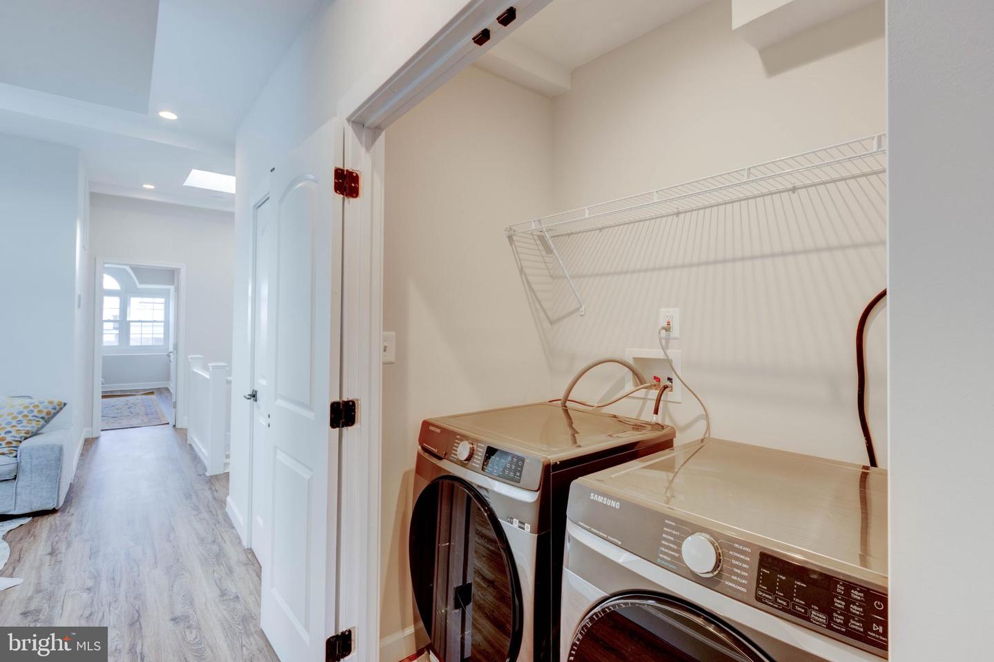 2414 Callow Ave Property Photo 8
