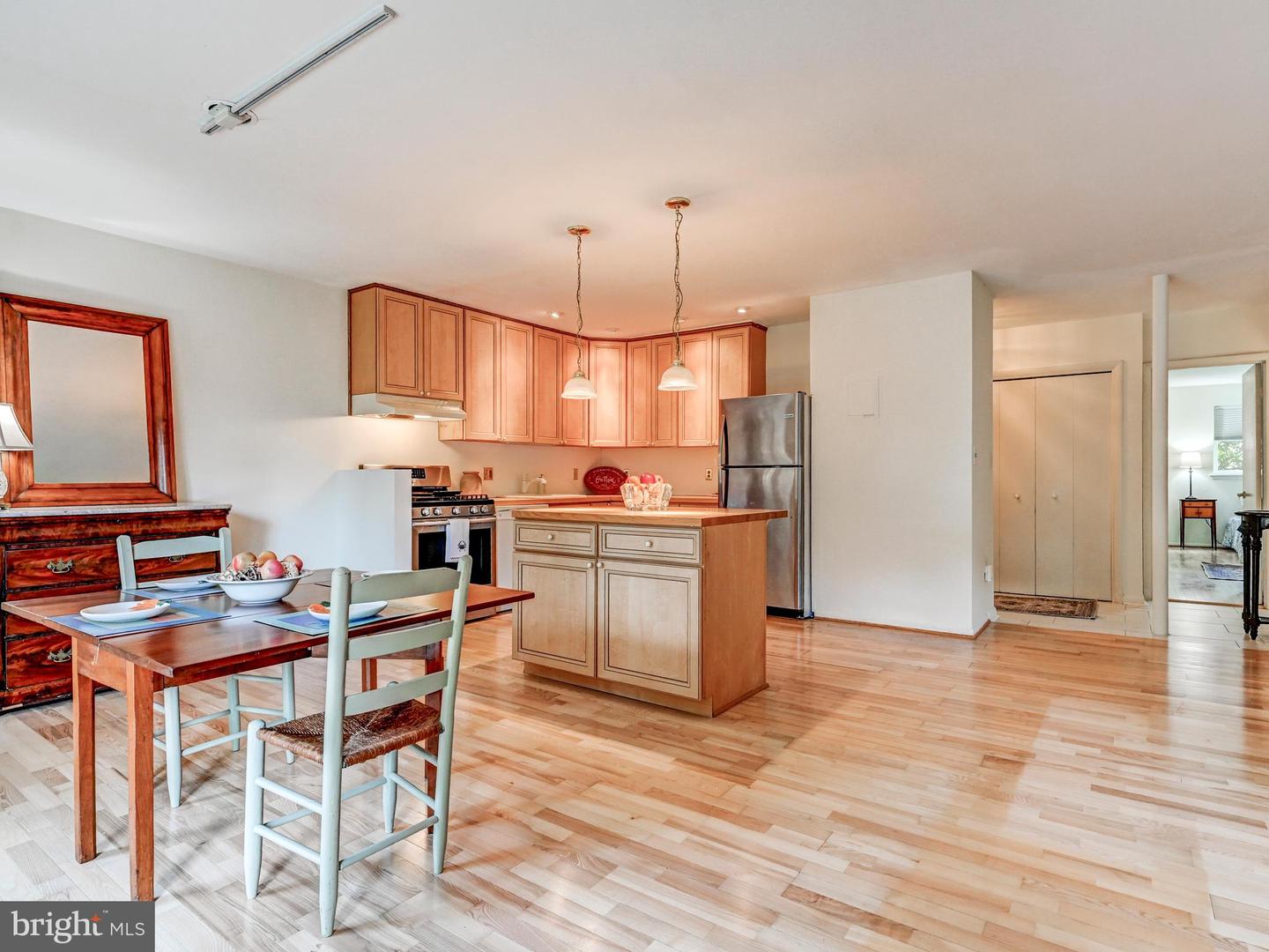 19 Hamill Rd #19a Property Photo 9