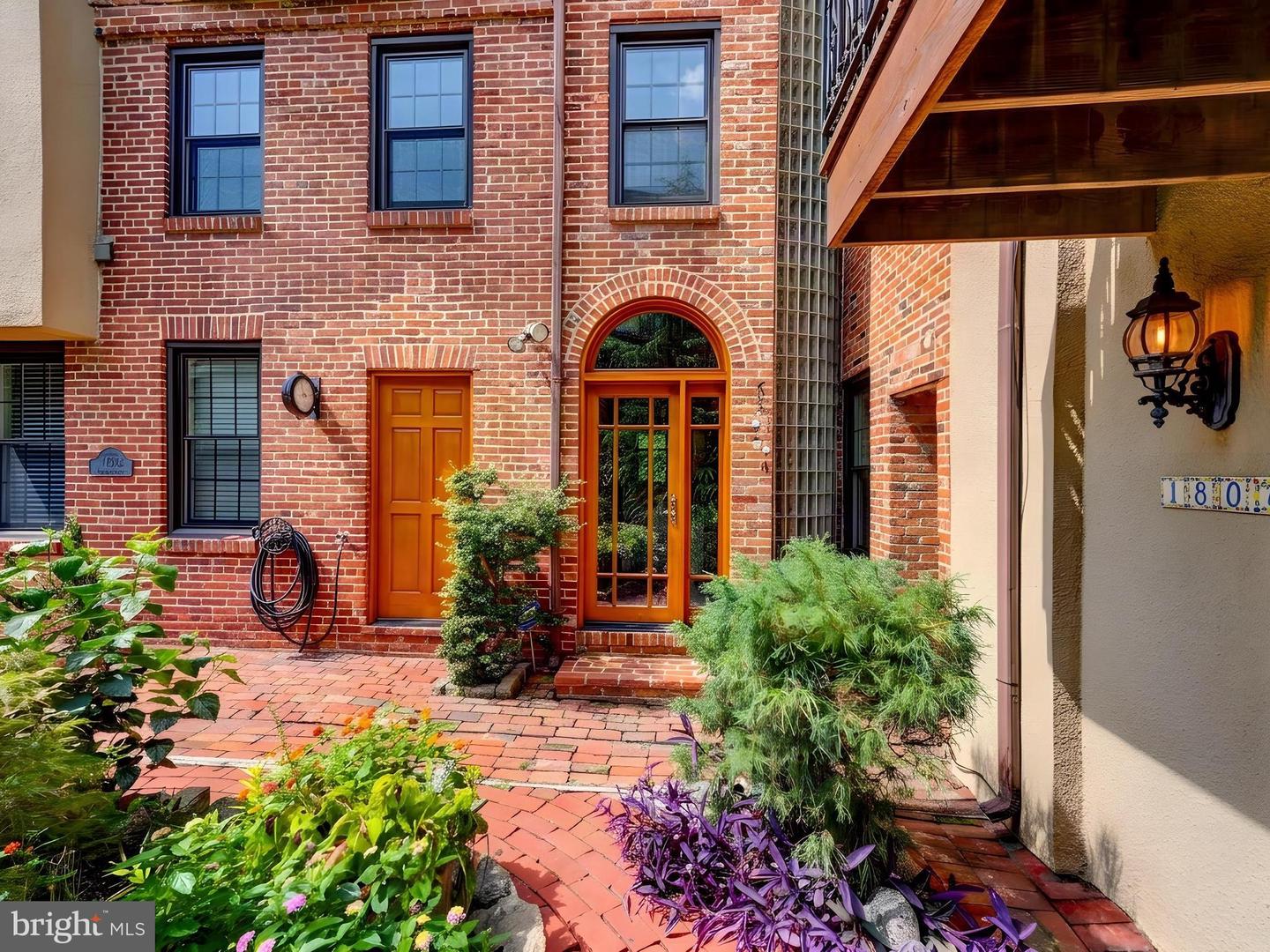 1807 Lancaster St Property Photo 1