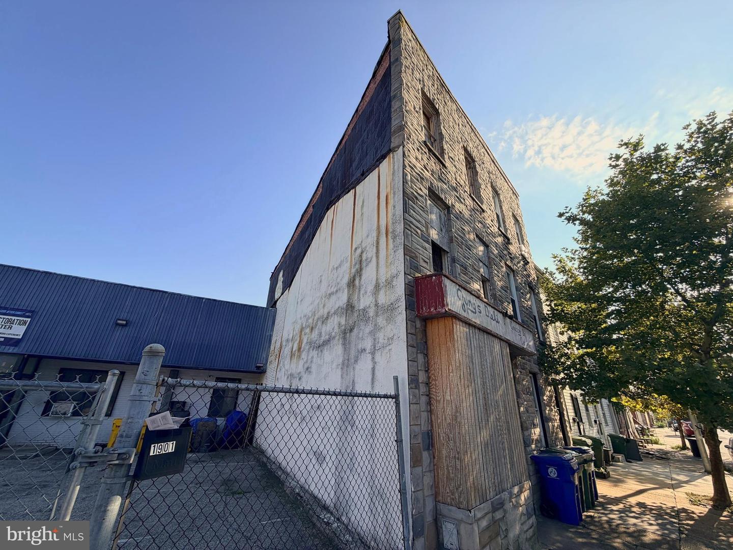 1909 Frederick Ave Property Photo 3