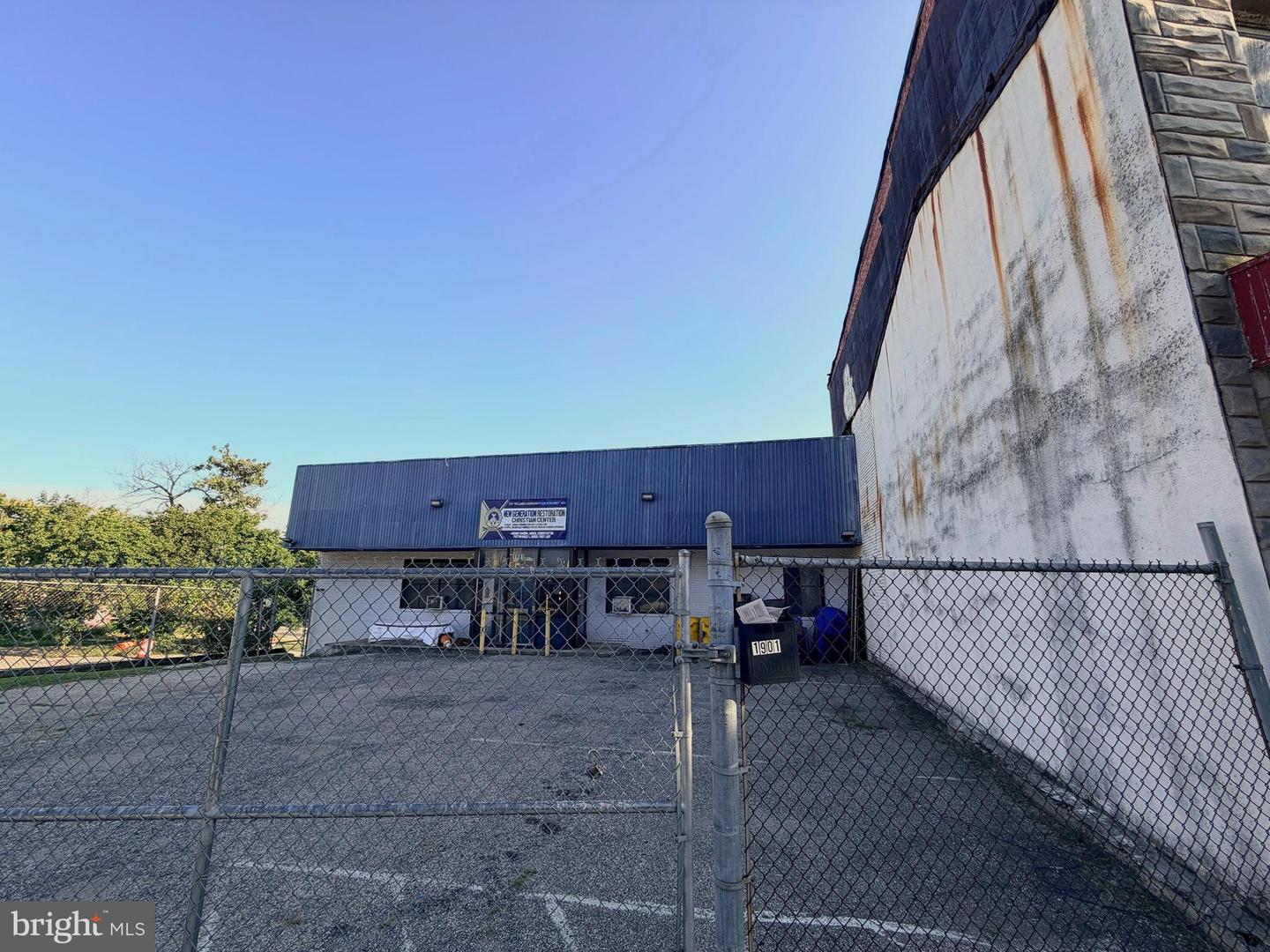 1909 Frederick Ave Property Photo 4