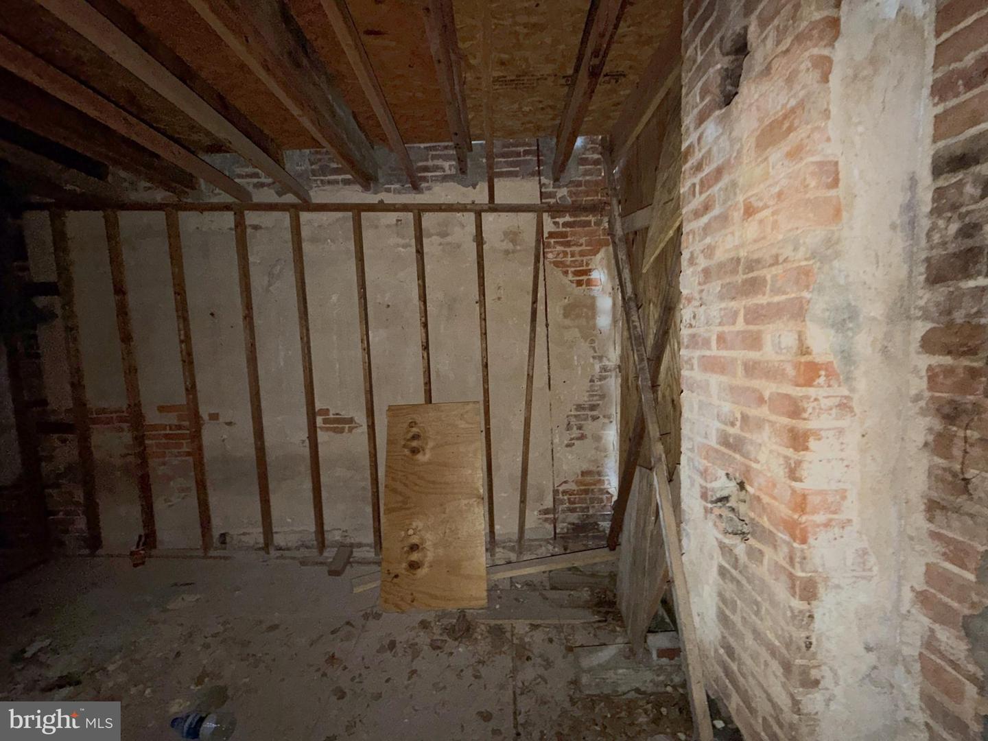 1909 Frederick Ave Property Photo 24
