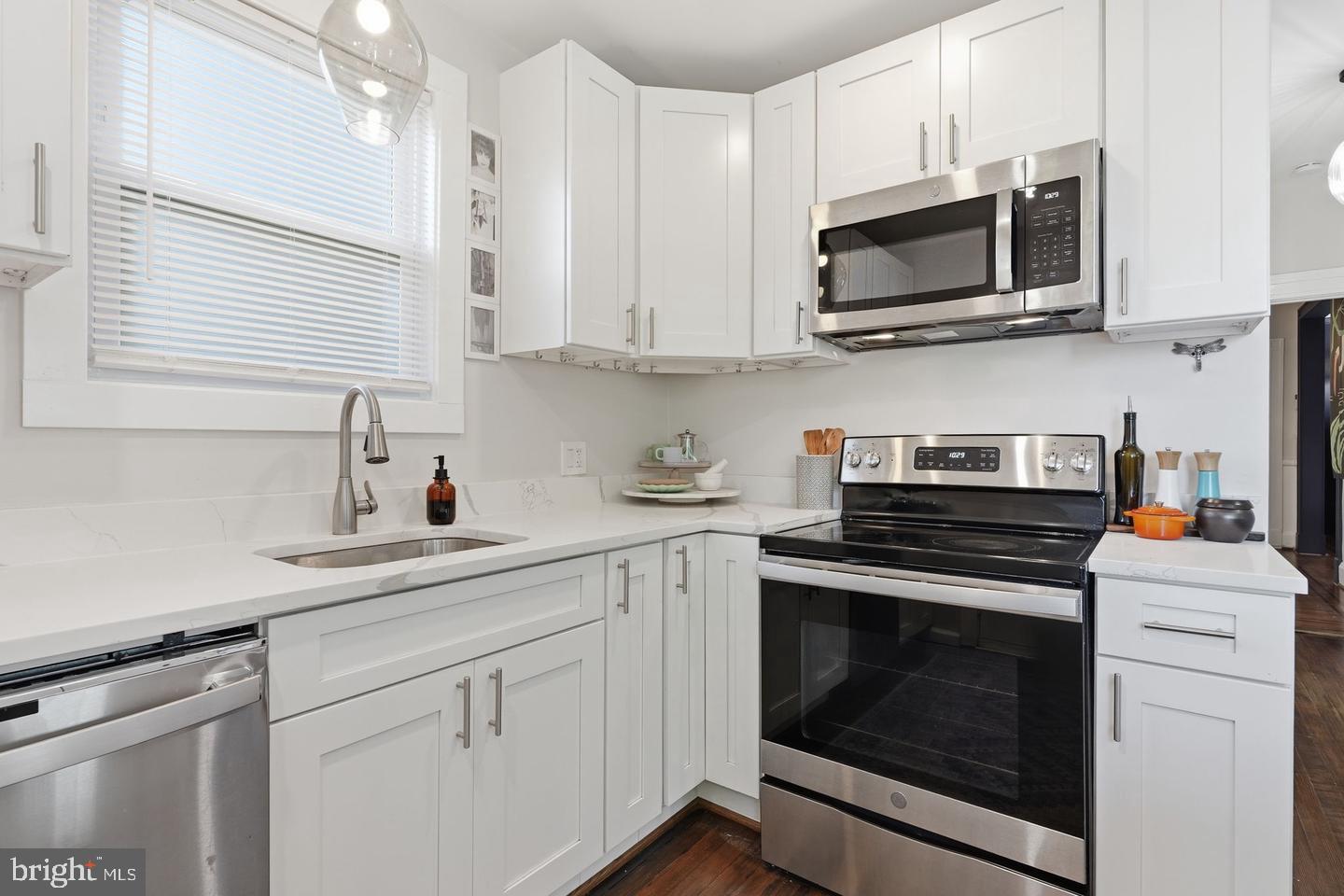 1702 Lakeside Ave Property Photo 13