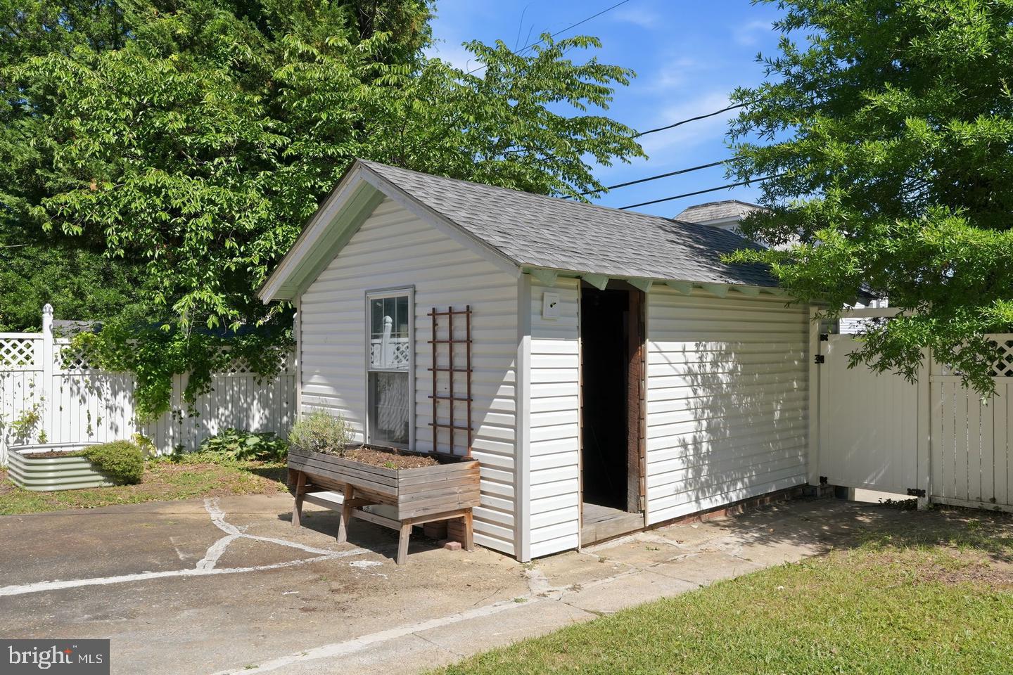 1702 Lakeside Ave Property Photo 36
