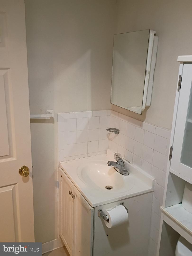 705 Poplar Grove St Property Photo 11
