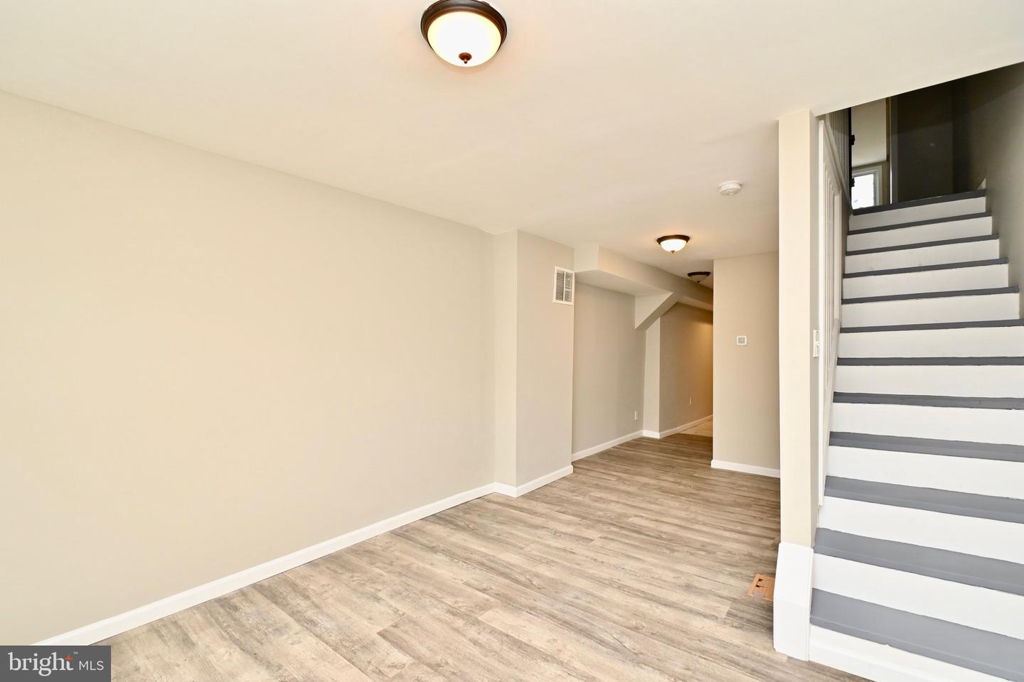 926 Washington Blvd Property Photo 6