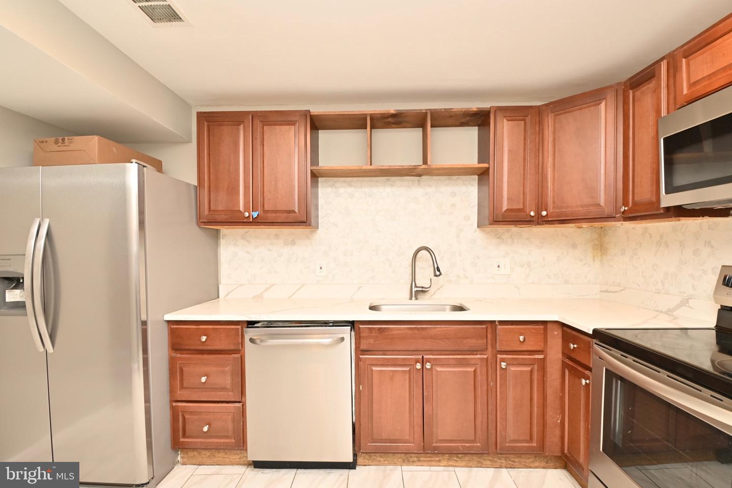 926 Washington Blvd Property Photo 13