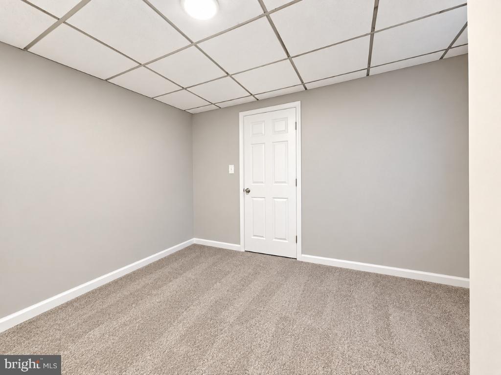 941 Wilmington Ave Property Photo 7