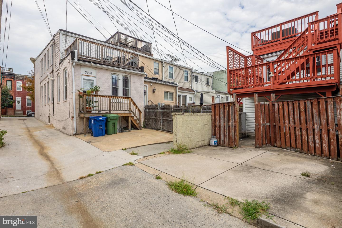 910 S Bouldin St Property Photo 37