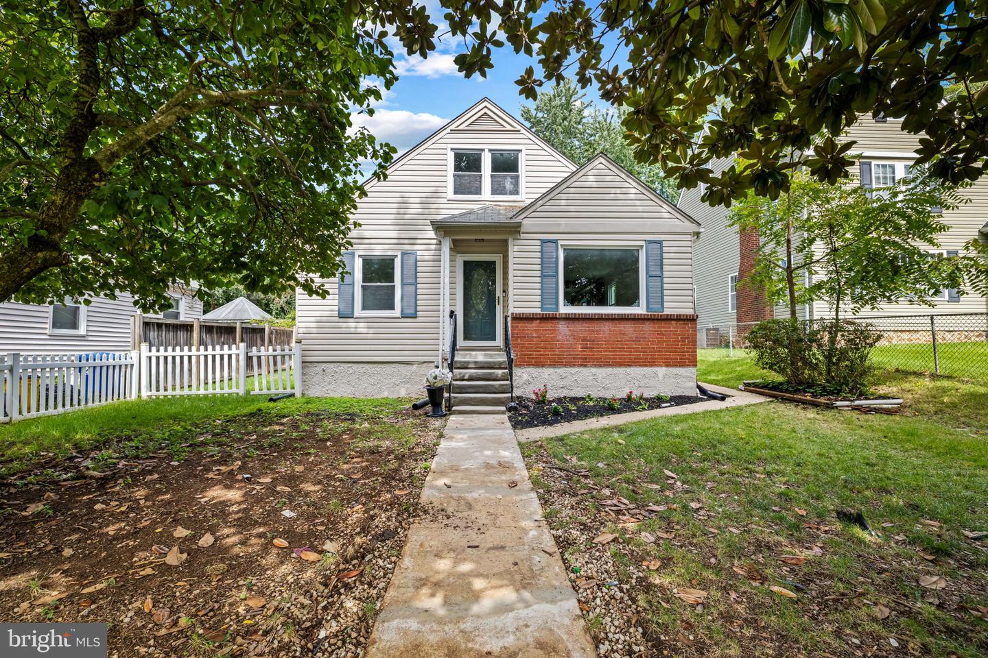 5522 BOSWORTH AVE Property Photo 1