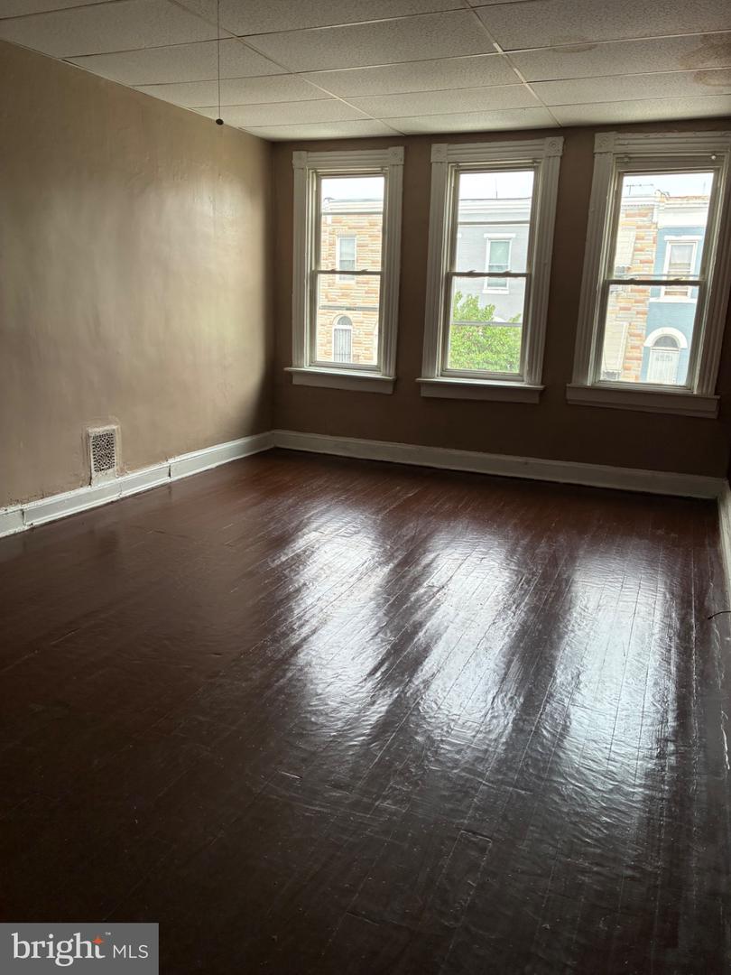 1815 Clifton Ave Property Photo 2