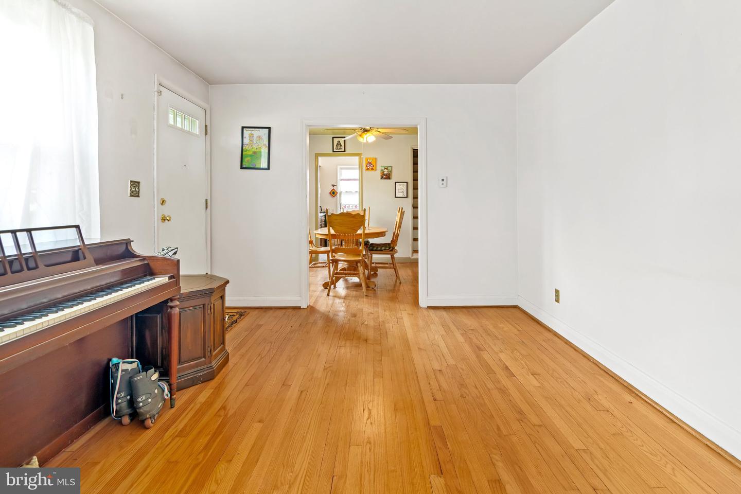 7115 Chambers Rd Property Photo 4