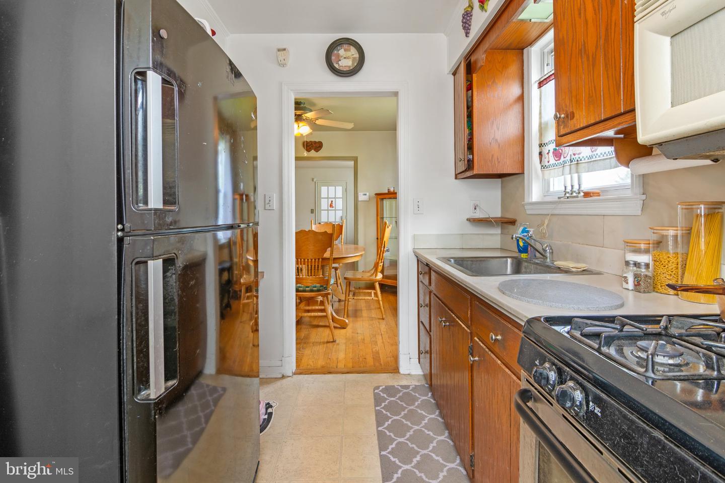 7115 Chambers Rd Property Photo 10