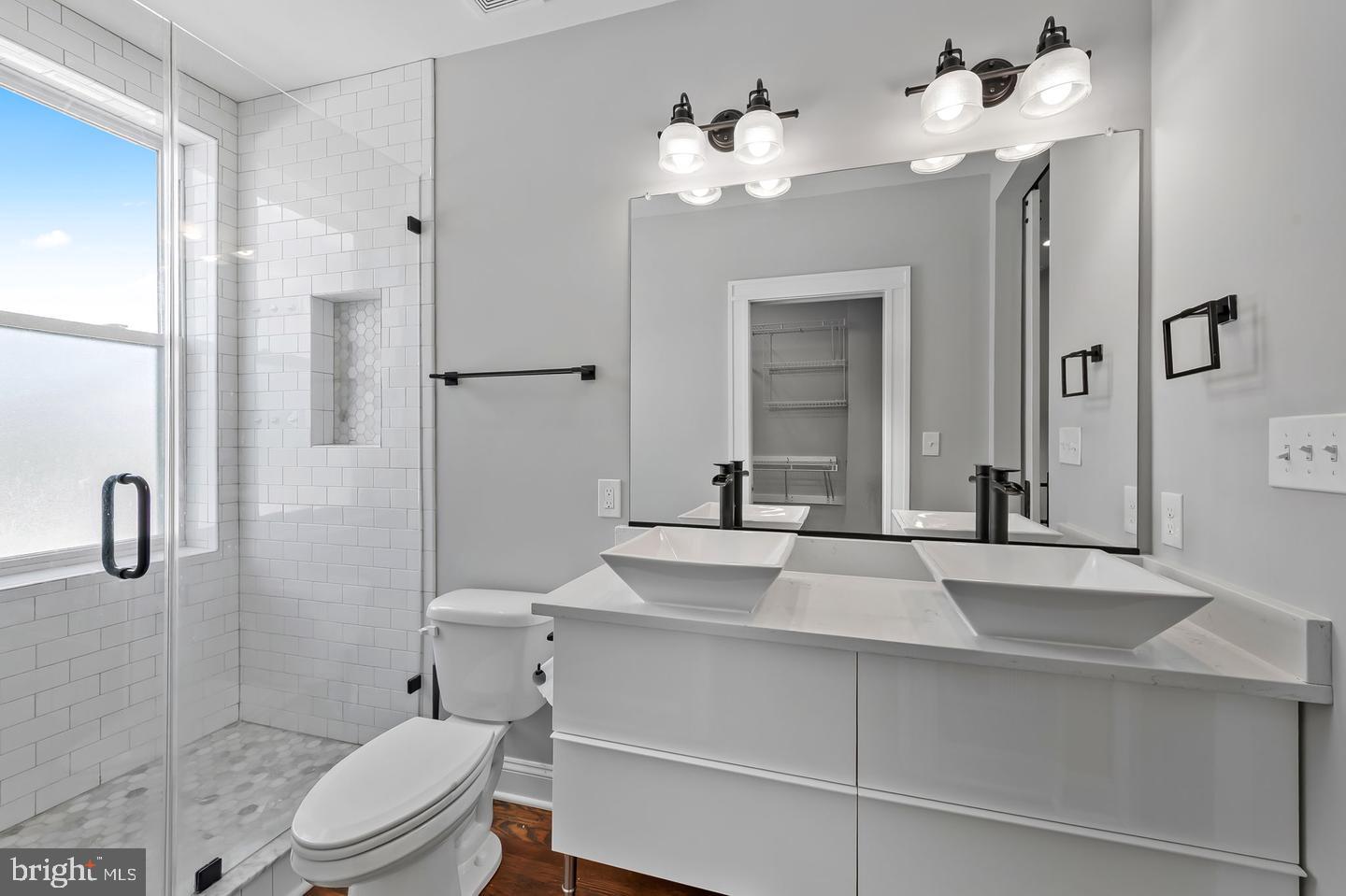 609 Grundy St Property Photo 22