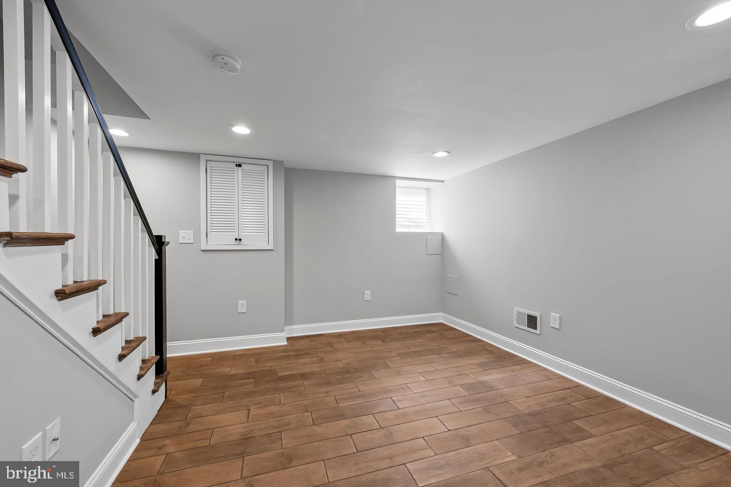 609 Grundy St Property Photo 30