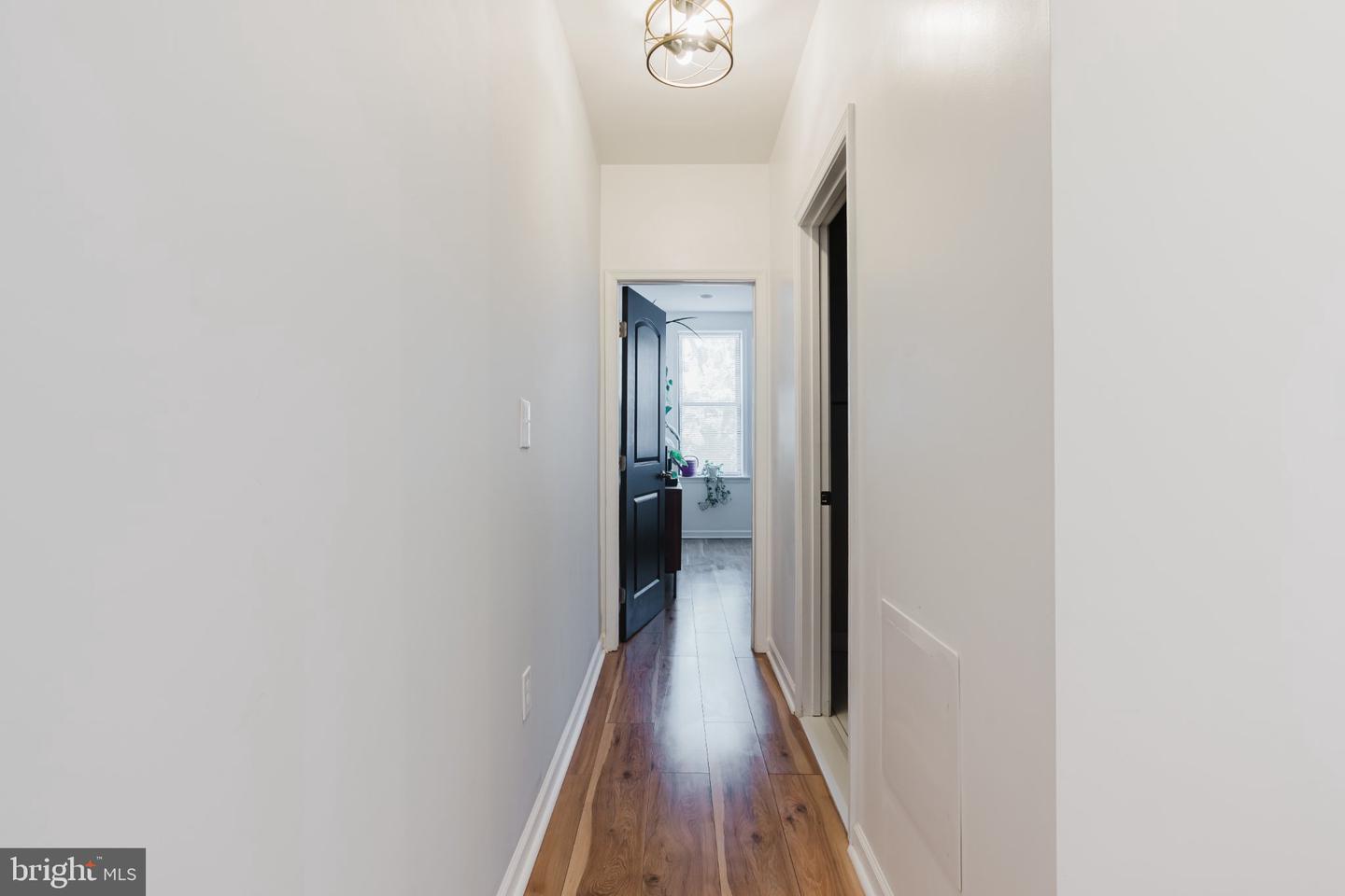1639 N Spring St Property Photo 9