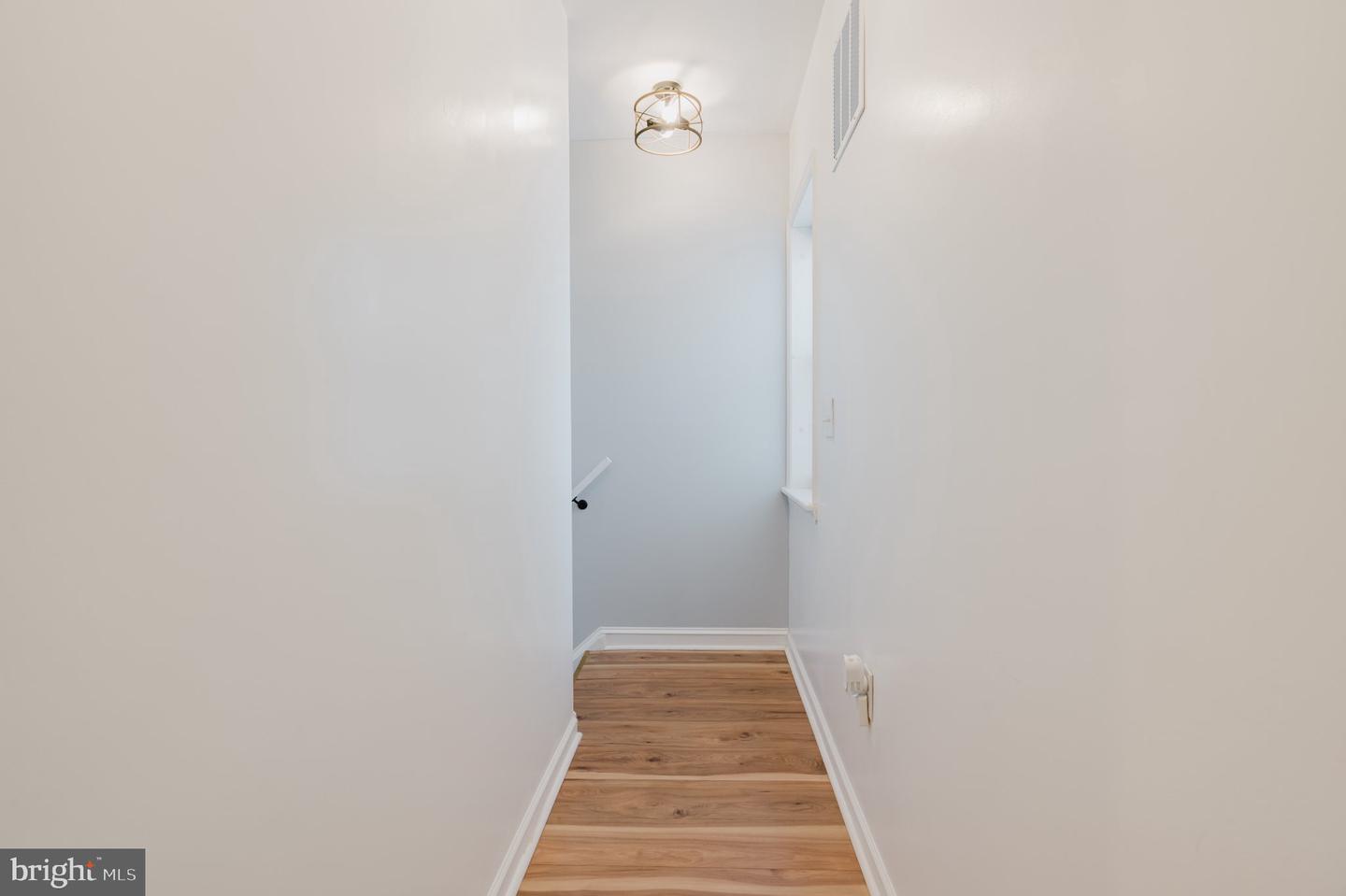 1639 N Spring St Property Photo 10