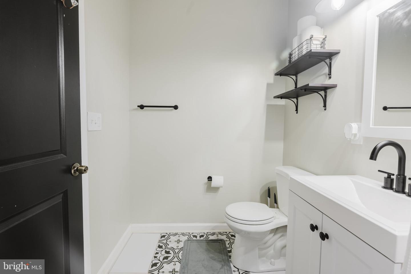 1639 N Spring St Property Photo 13
