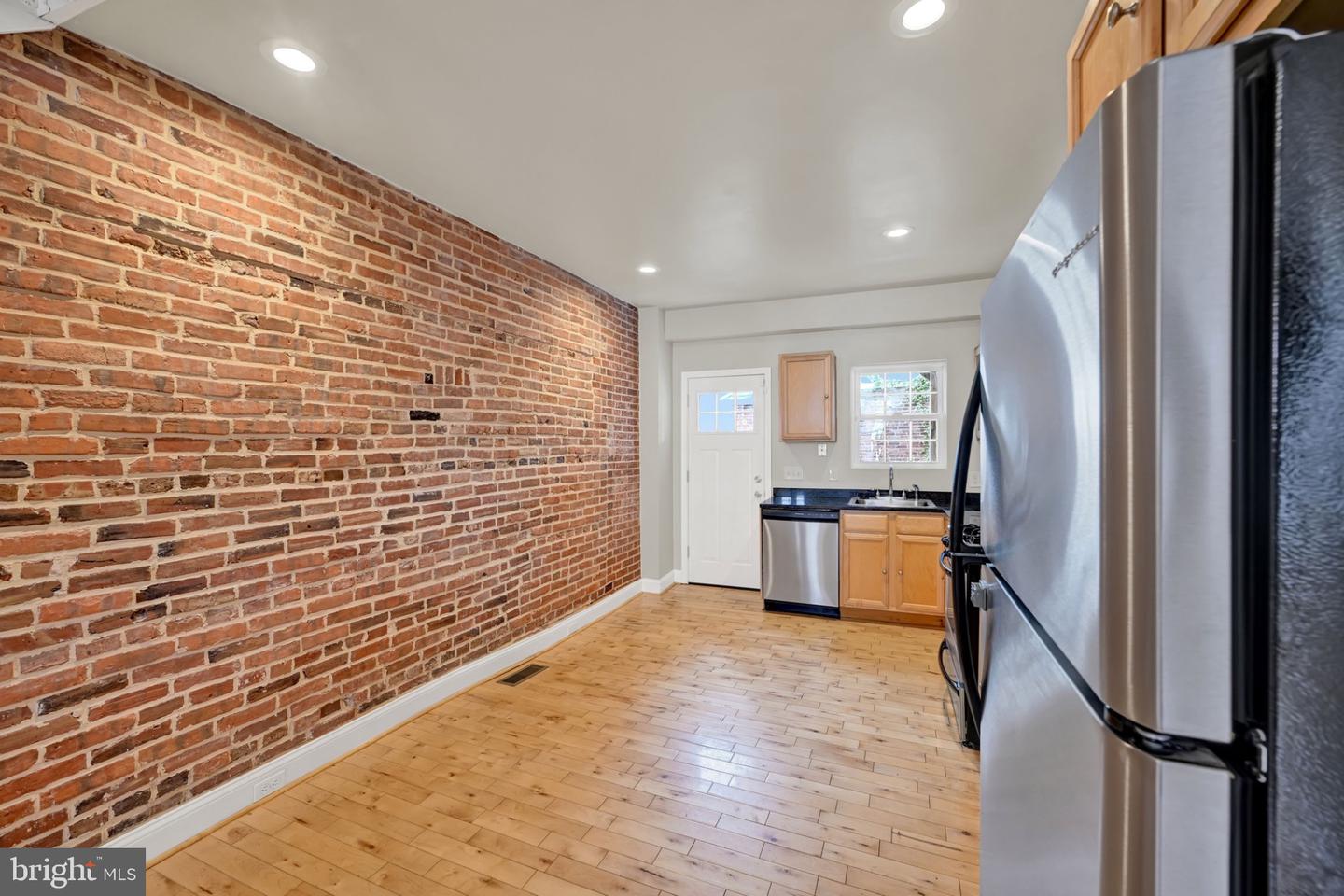 803 Mangold St Property Photo 7