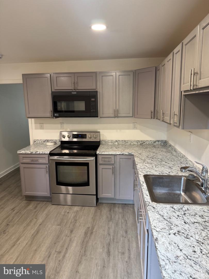 1116 Harlem Property Photo 4
