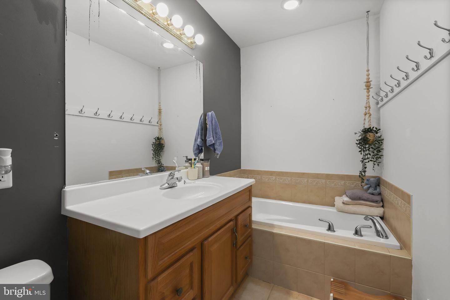 902 Fagley St Property Photo 24