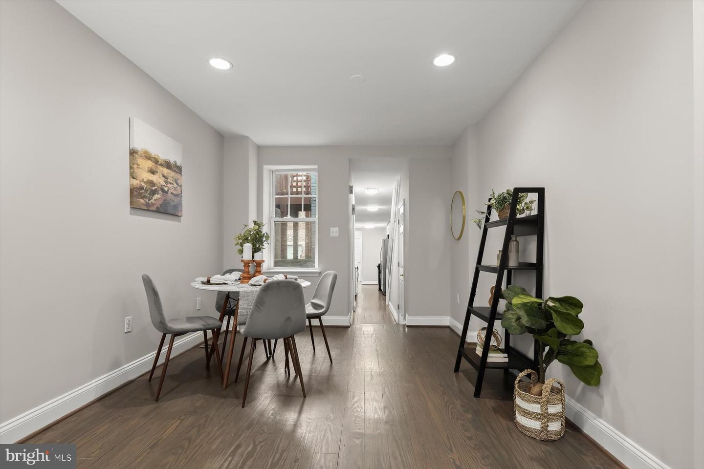 2025 Eastern Ave Property Photo 6