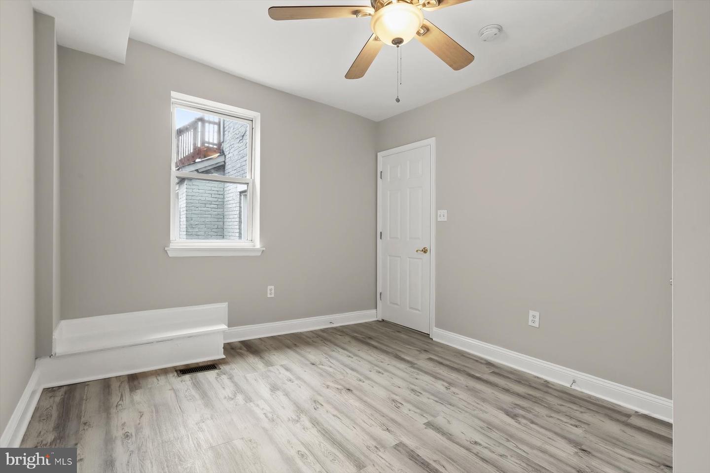 2025 Eastern Ave Property Photo 18