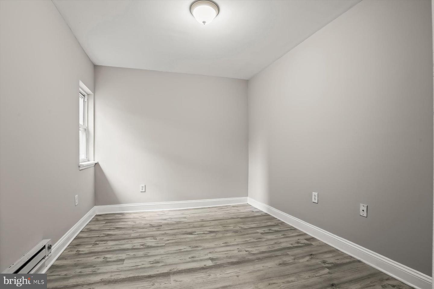 2025 Eastern Ave Property Photo 24