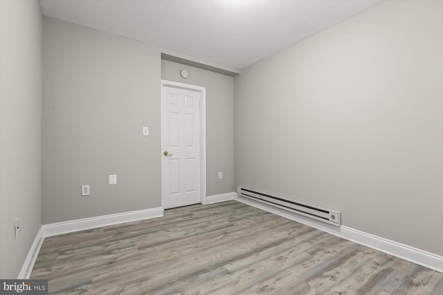 2025 Eastern Ave Property Photo 25