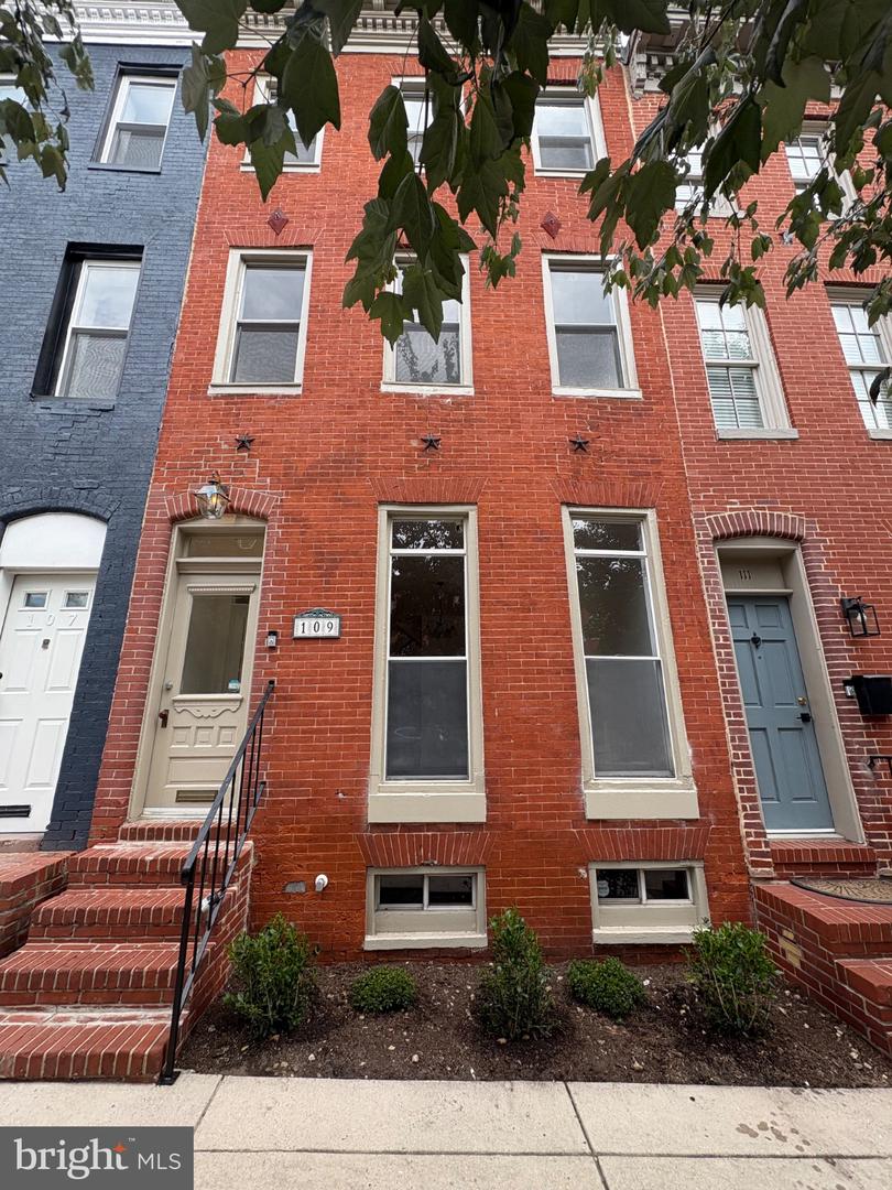109 S Stricker St Property Photo 1