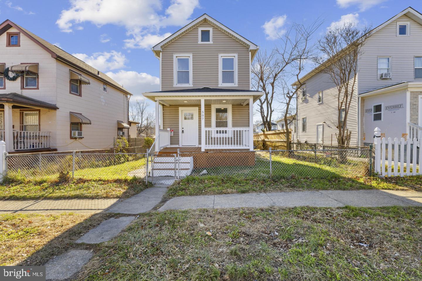 507 Washburn Ave Property Photo 1