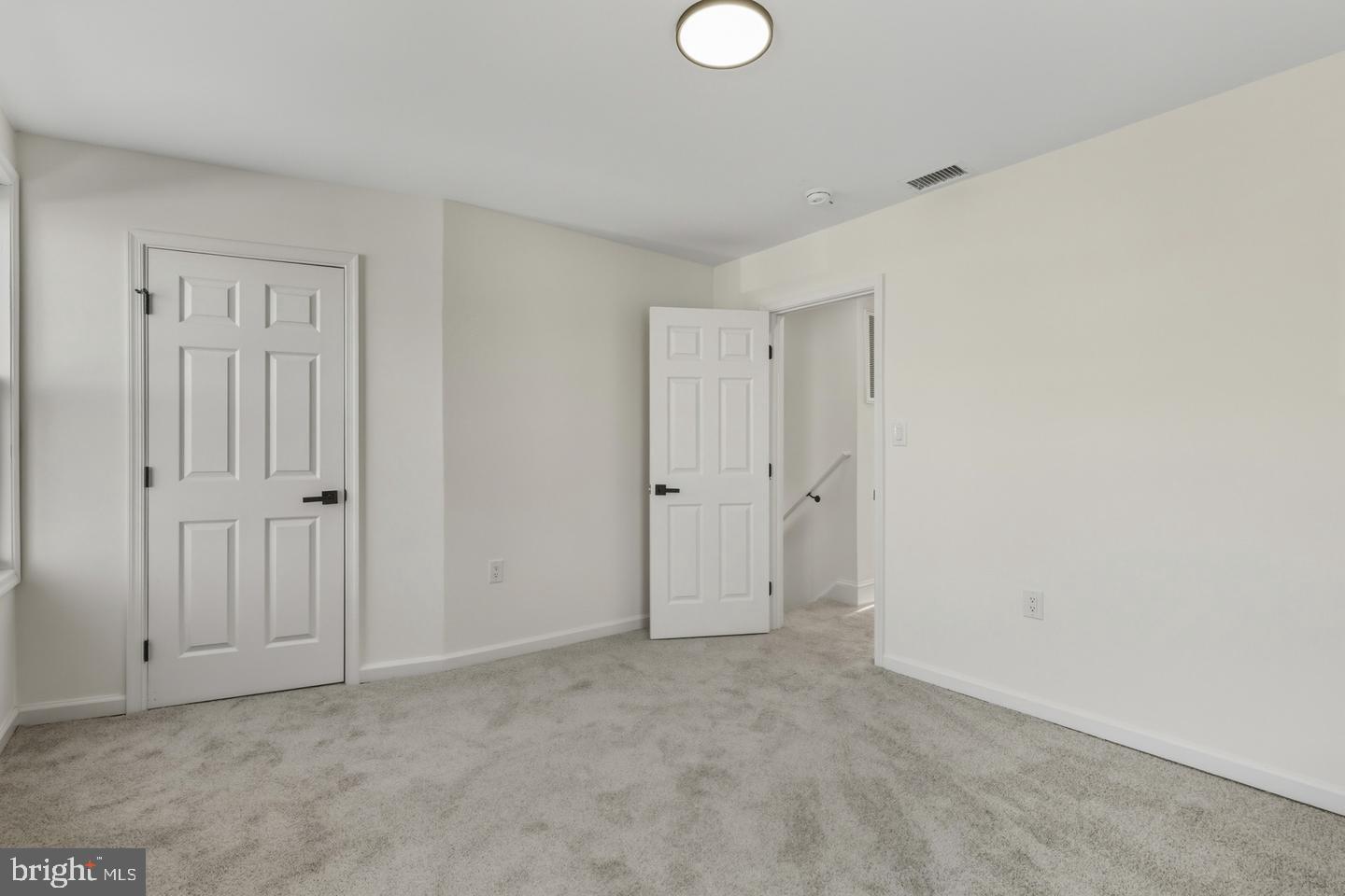 507 Washburn Ave Property Photo 14
