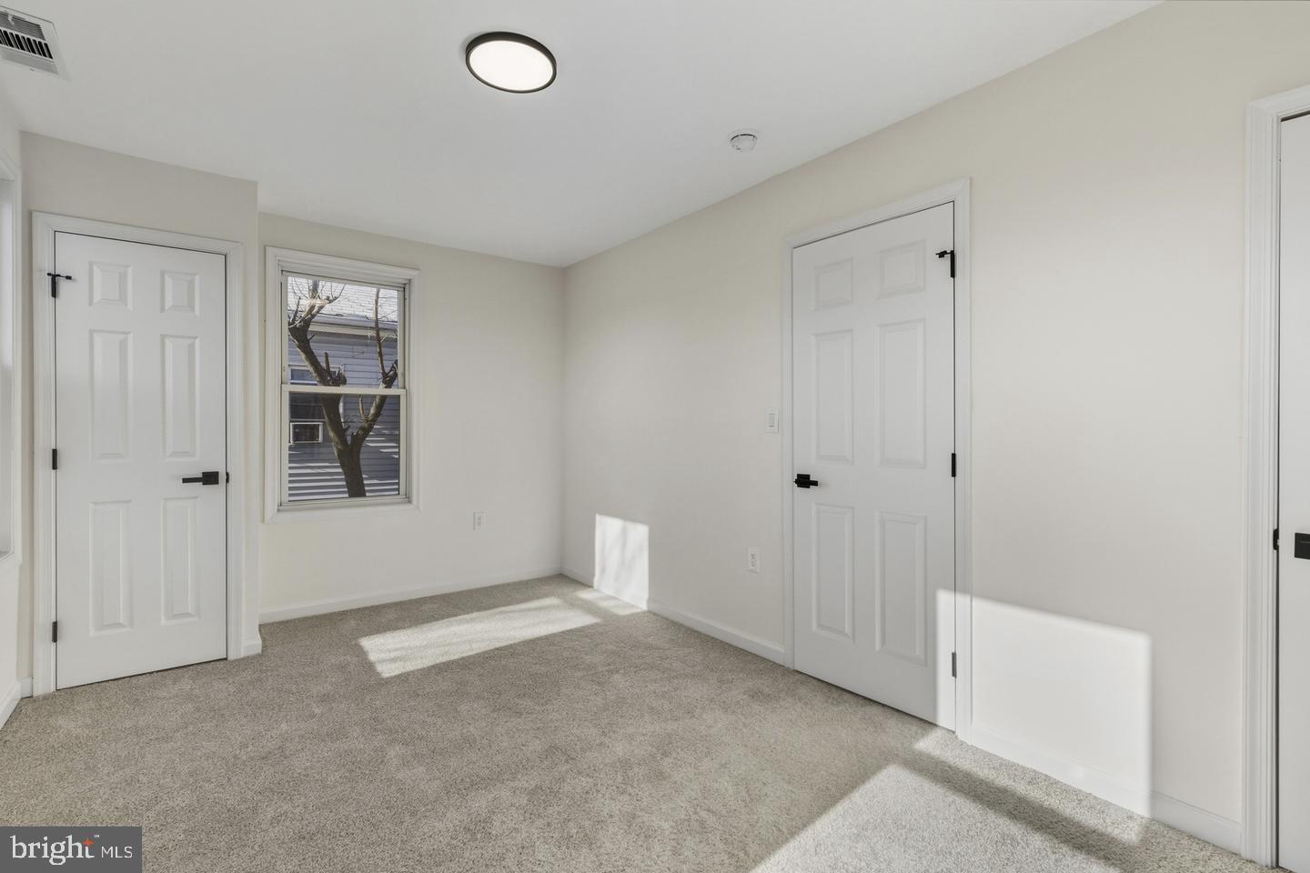 507 Washburn Ave Property Photo 18