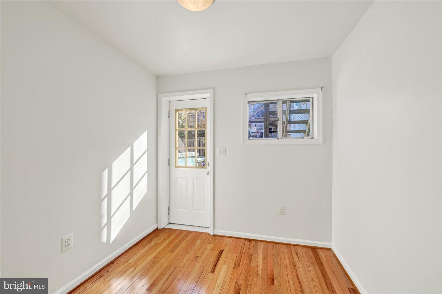 923 S Curley St Property Photo 9
