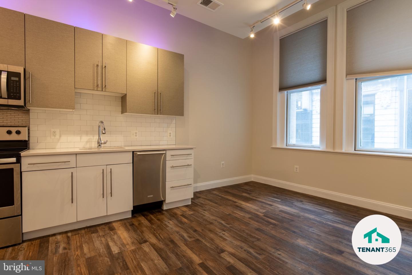 8 E Fayette St Property Photo 2