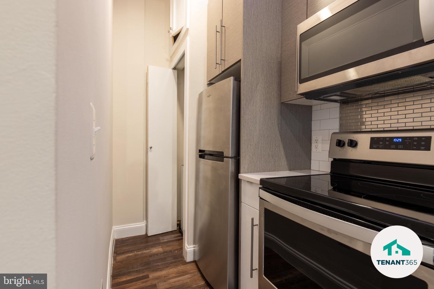 8 E Fayette St Property Photo 10