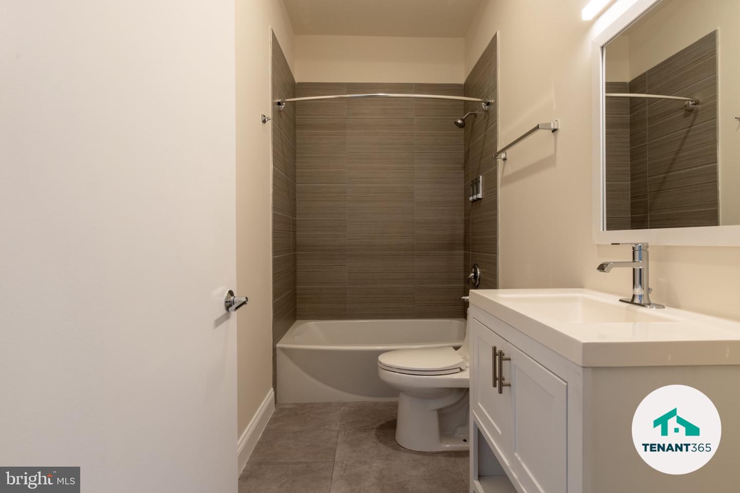 8 E Fayette St Property Photo 11