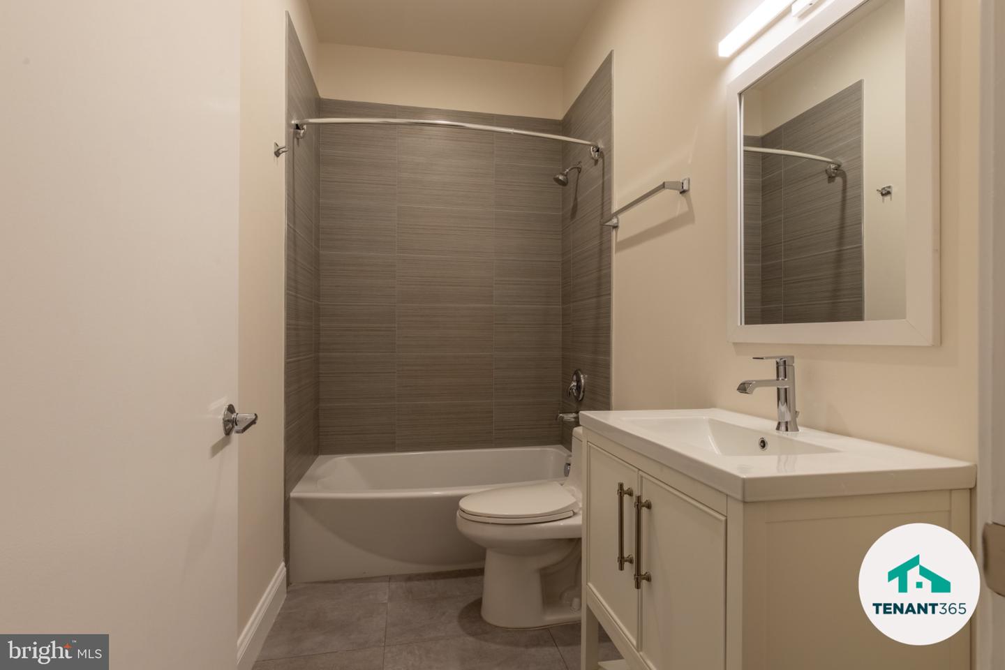 8 E Fayette St Property Photo 22