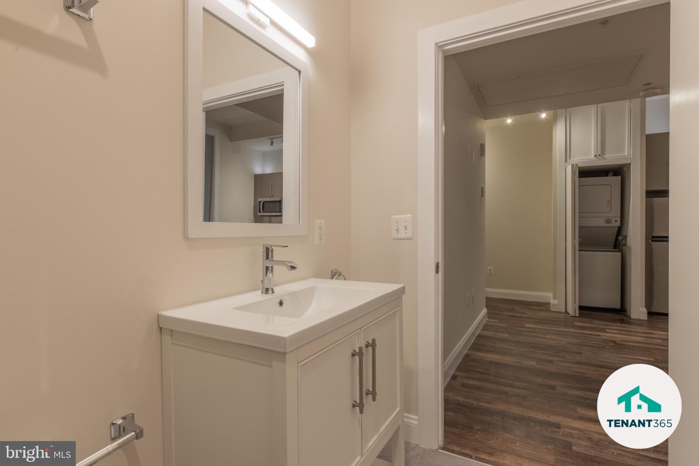 8 E Fayette St Property Photo 23