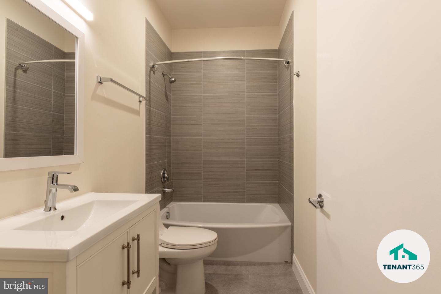 8 E Fayette St Property Photo 30
